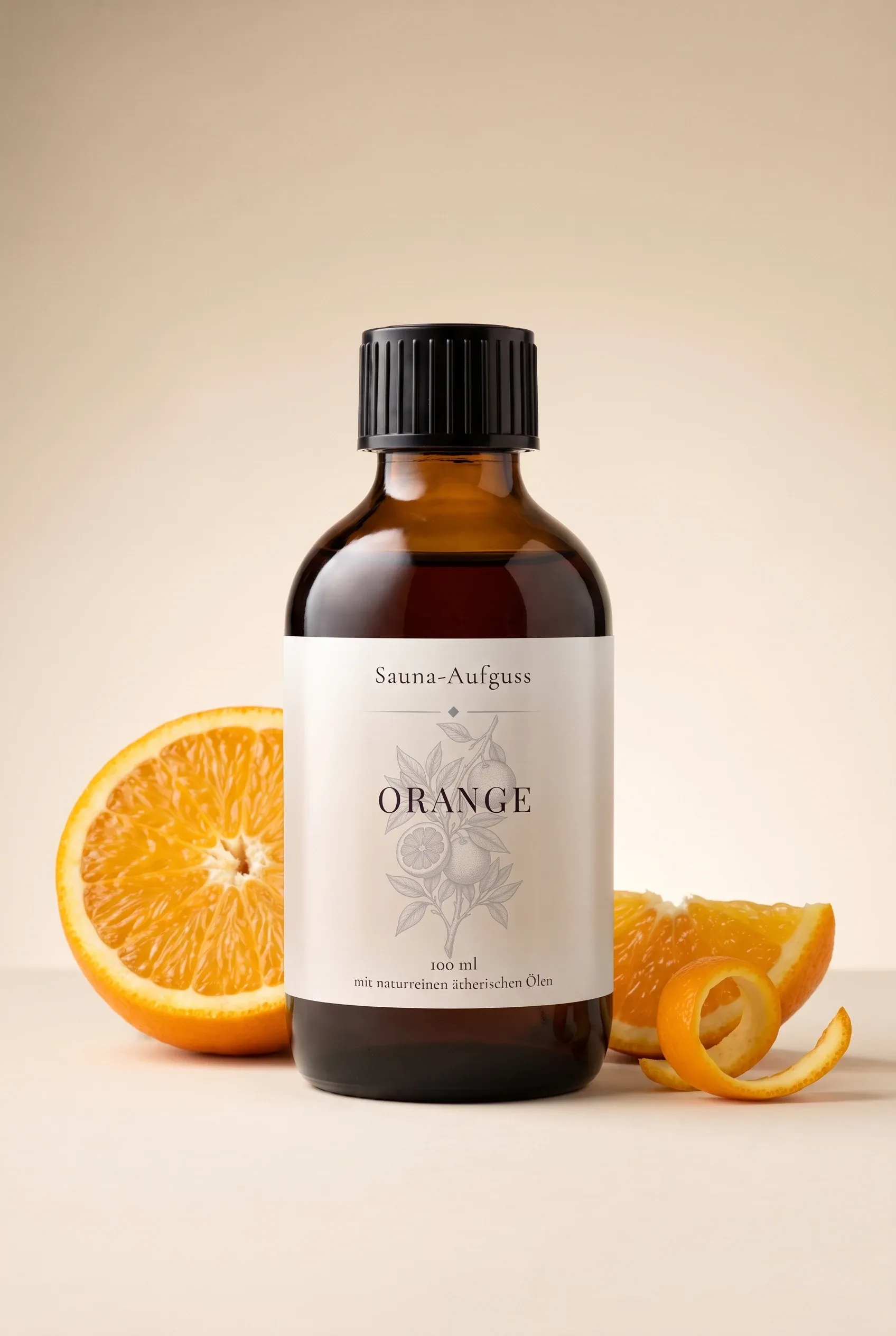 Hein Sauna-Aufguss Orange 100 ml in brauner Apothekerflasche, daneben halbierte Orange und Orangenschale